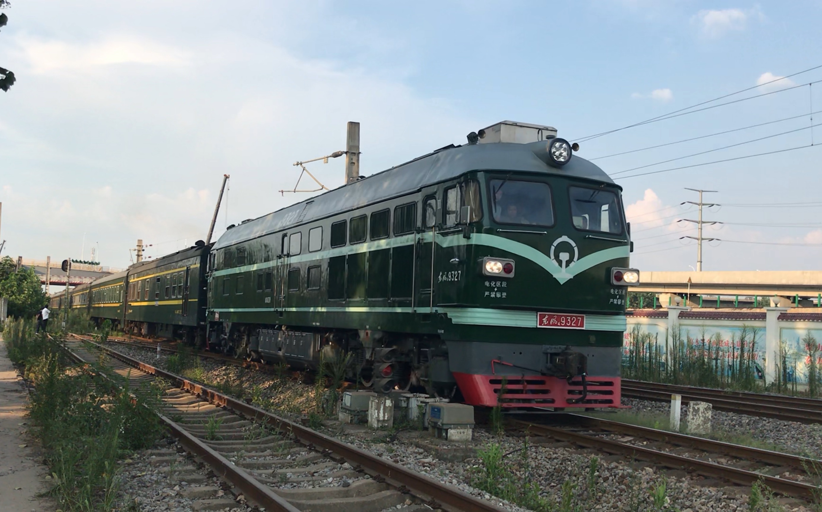 【2018】df4b9327牵引8345次空调通勤进江岸站