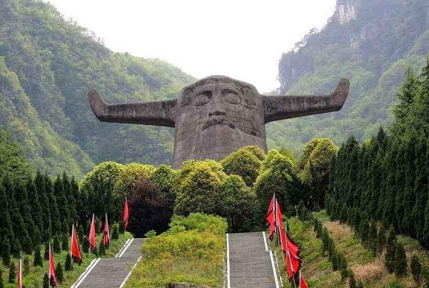 视频-中国最诡异的2个景点:一个在四川一个在湖北,你去过吗