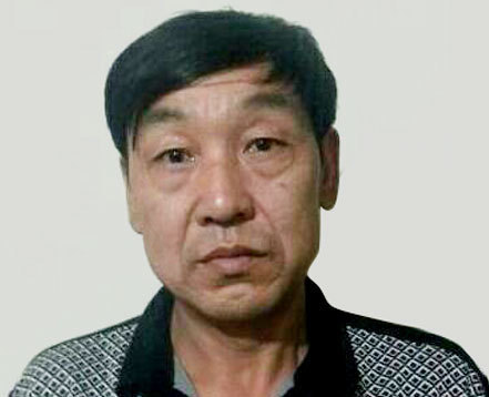 那位能人帮我把这个照片做成像素高358像素宽441的.