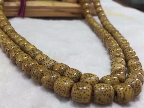 为什么叫为原生态,因为这个工艺保留了红藤果本来的原始状态,(顺白