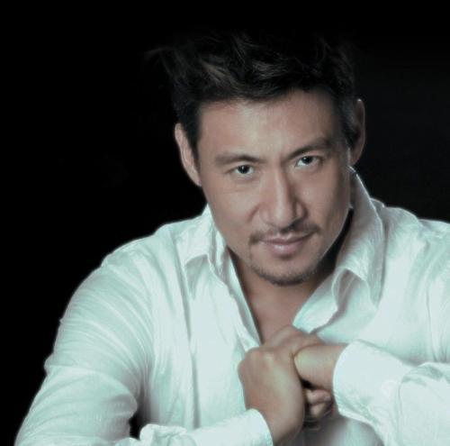 为什么歌神张学友,唱歌没有吸气的声音?