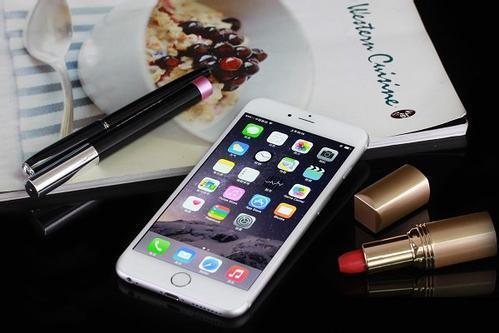 iPhone6plus稍微用力按下屏幕屏就花了怎么回