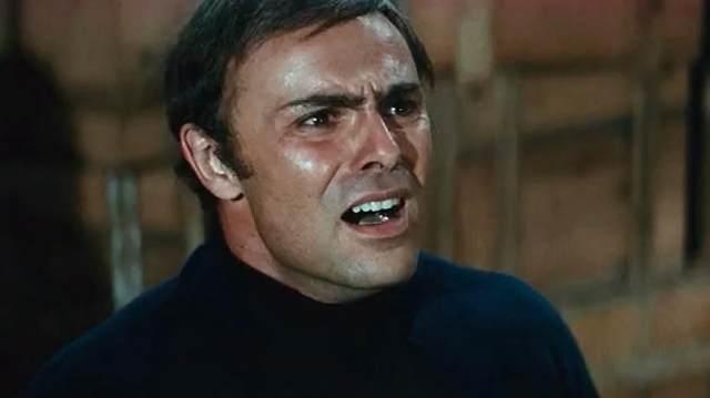 李小龙电影片段:少林叛徒招揽鲁柏,让他亲眼目睹了好友的死亡!