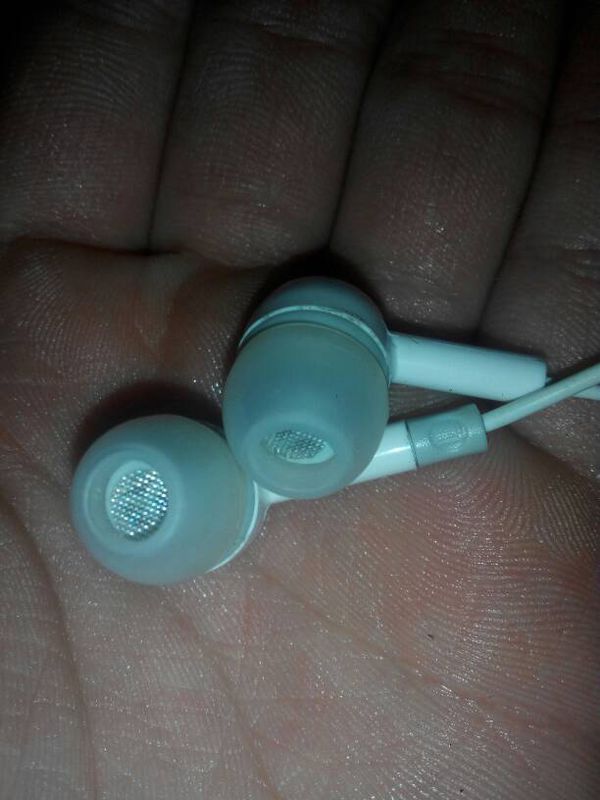 这种耳机怎么拆,右耳不响了