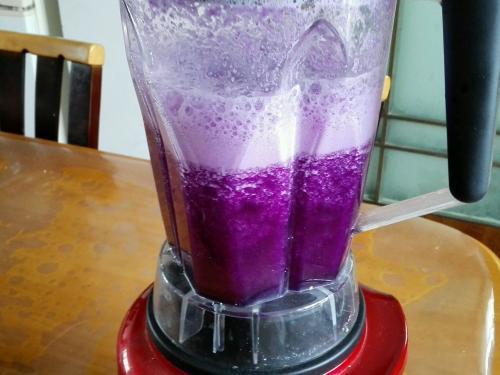 紫甘蓝汁加什么能变色