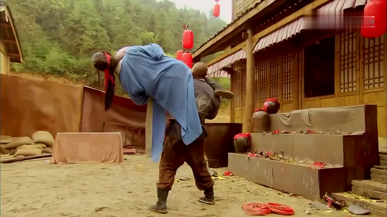 武松: 武松和蒋门神大战快活林, 武松使用醉拳,要取他性命!