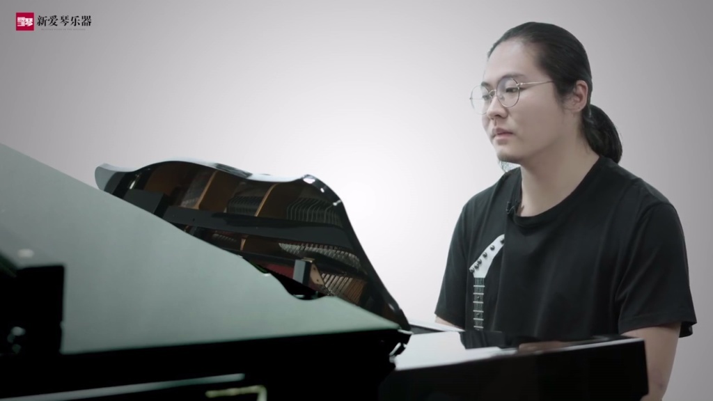 新爱琴流行钢琴公益课第六十八集《新闻联播》讲解