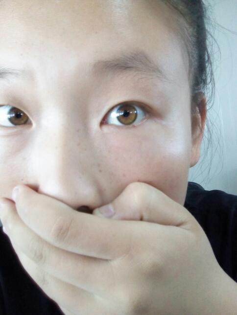 中国人琥珀色瞳孔多吗图片