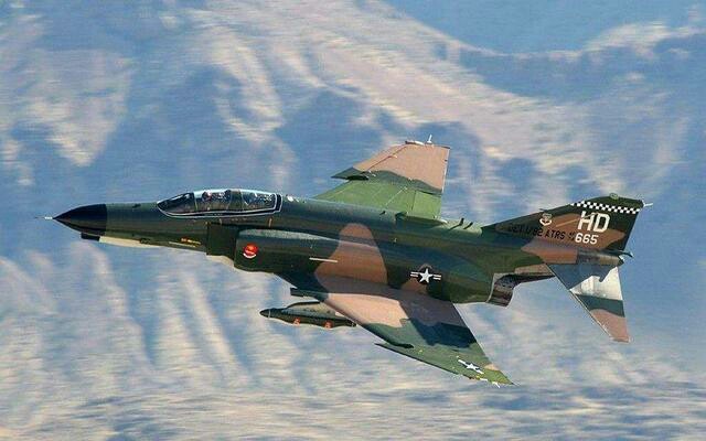 【3d直升机炮艇战第80期】f4鬼怪战斗机,这款战机速度不错,综合性能