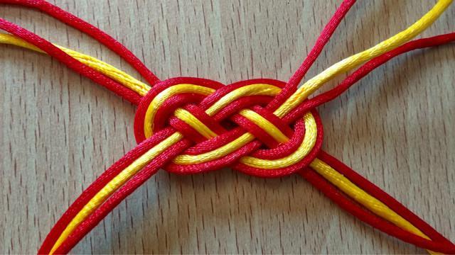 简单3步,教你如何把双钱结变化 出更漂亮的编绳图案来?