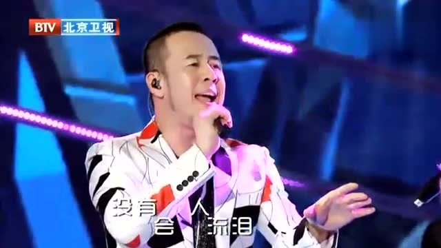 [图]杨坤演唱《不要告别》,磁性嗓音惊艳全场,老男人也深情