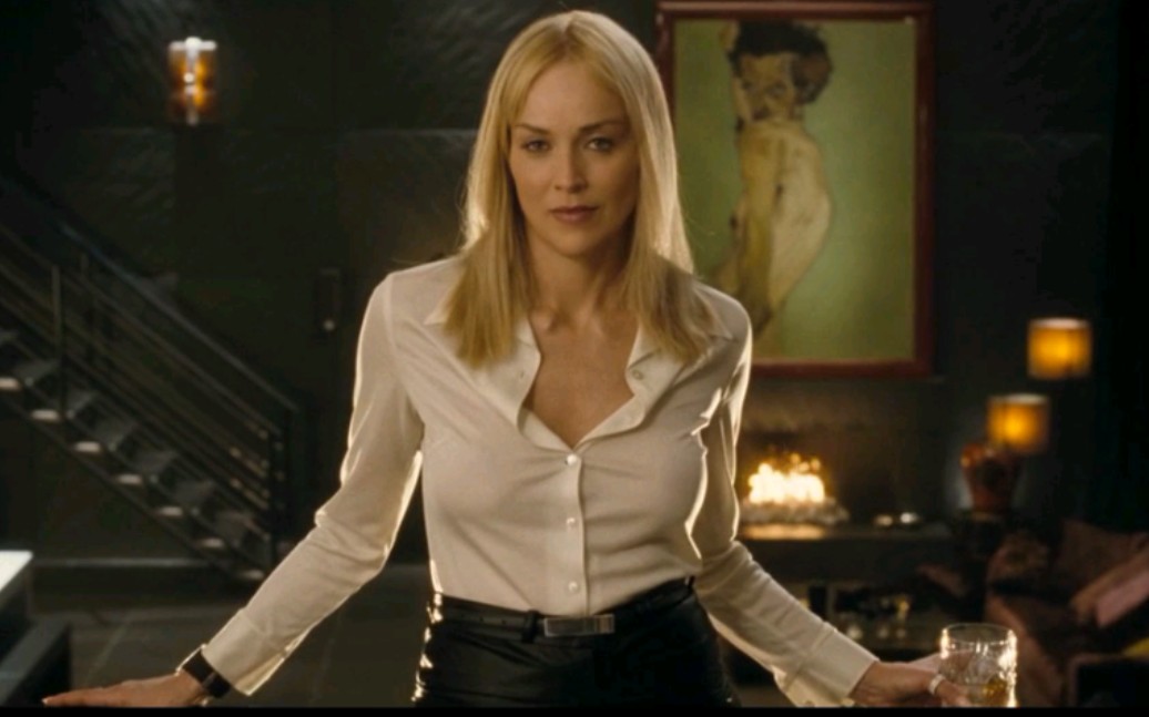 【本能2】莎朗斯通大姐挑战自己的经典!半老徐娘比不了年轻的时候了!