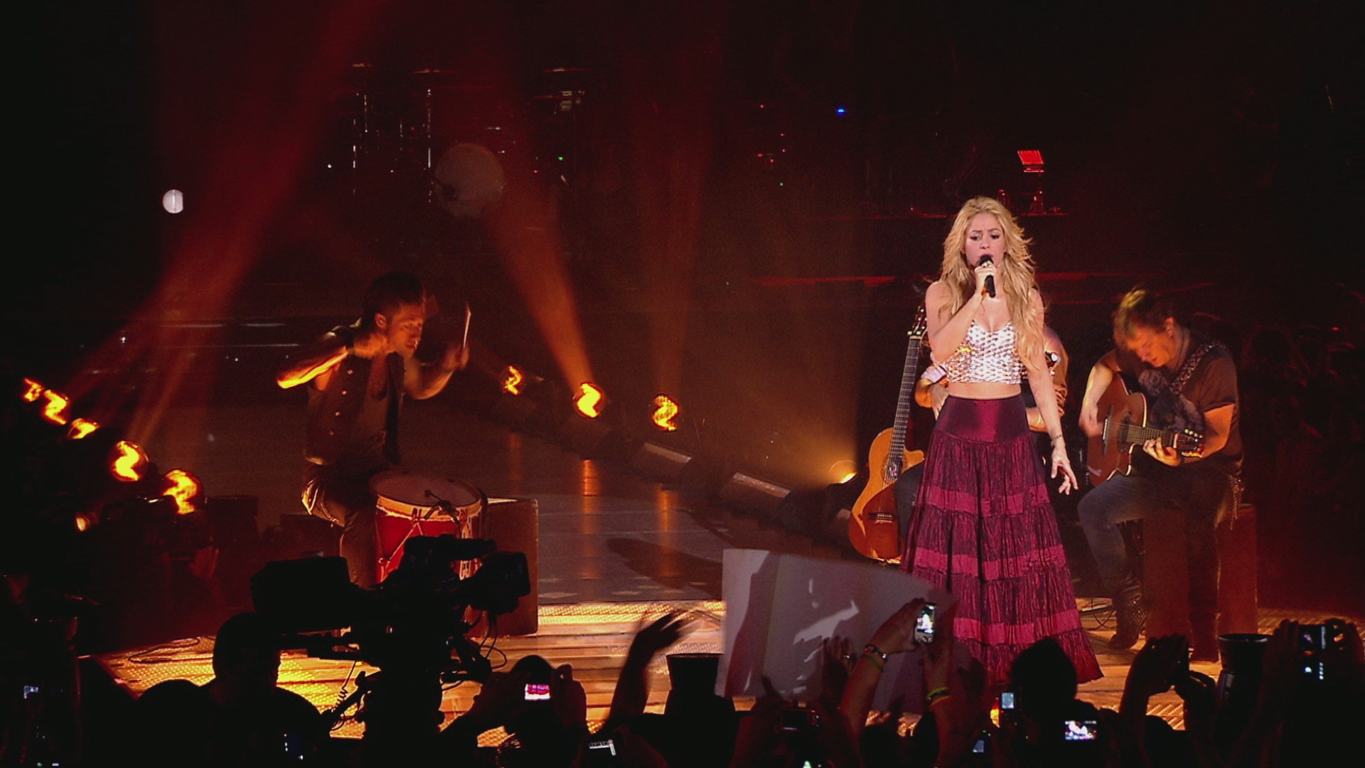 [图]Nothing Else Matters/Despedida Medley (Live From Paris) - Shakira