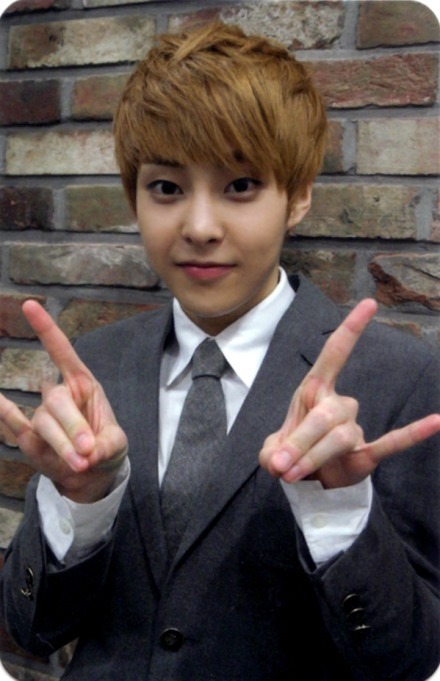 求exo咆哮校服小卡高扫 一定要高清的啊!