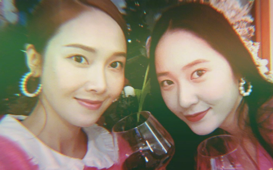 郑秀妍&郑秀晶 姐妹一起过圣诞