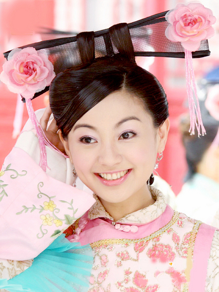 1997年陈秀丽参加了第五届新加坡才华横溢出新秀大赛并获得冠军和最