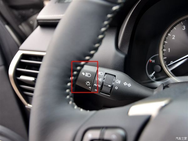 雷克萨斯nx近光怎么打开