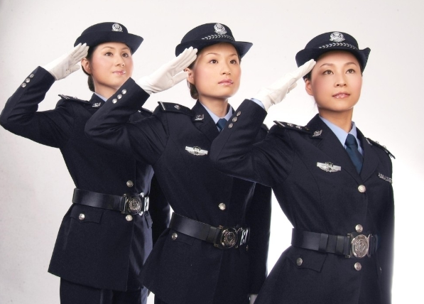 英语中对女长官怎么称呼?