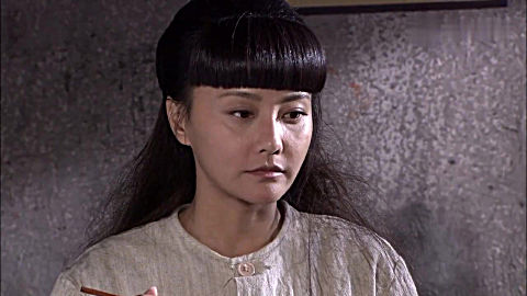 娘心:彩霞被人陷害入狱,小姑子方怡用假血把她救出来!