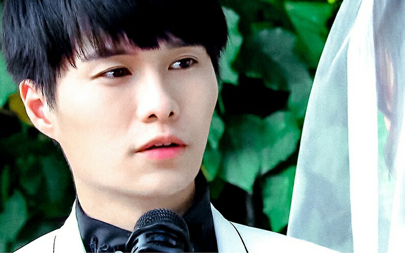 【胡鸿钧】《降魔的》石敢当cut20["十大杰出青年莫伟豪先生"]