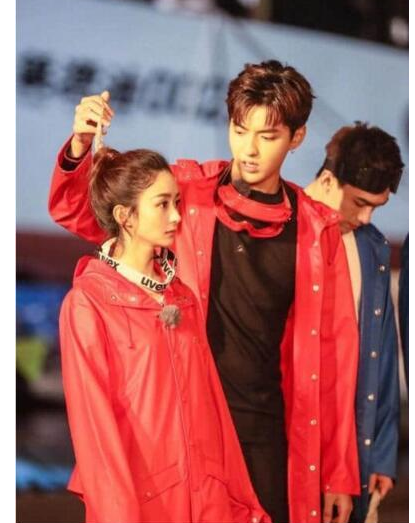 吴亦凡的高冷形象在赵丽颖面前完全崩塌?