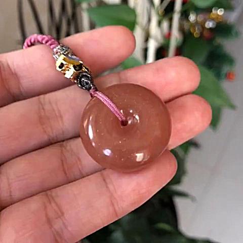 玉奴新疆天然金丝玉吊坠红粉色平安扣雅 丹玉戈壁玉含金沙