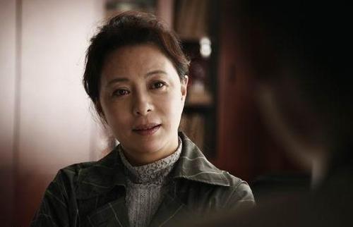 能发现别人并不在意的细节和破绽,剧中这种发现力是与剧情紧密联系的