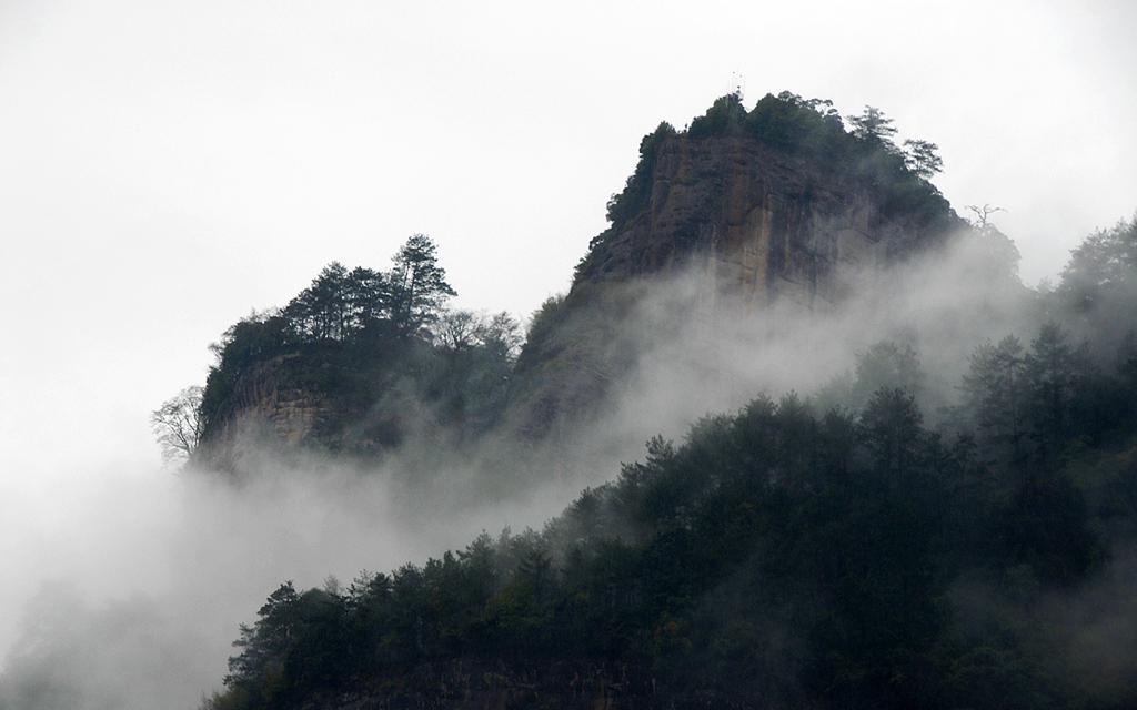 武夷山雨景电脑壁纸[图2]