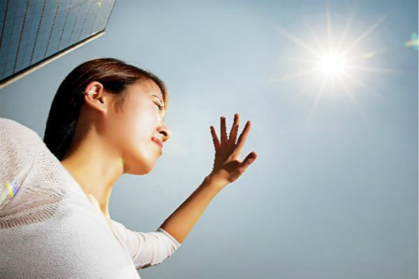 夏天暴晒,应该怎么样晒出古铜色皮肤而又不伤害皮肤?