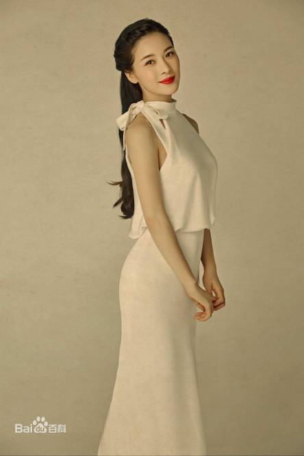 归还世界给你岑未是谁演的