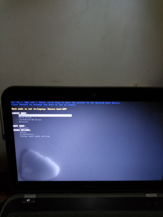 开机黑屏 出来看不懂的英文 反复十几次才能开