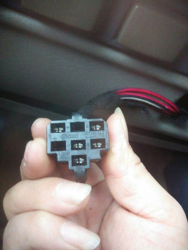 奇瑞老风云点火开关上的几根线分别是什么功能