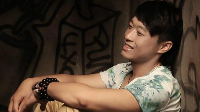 吉他弹唱 音乐人徐誉滕经典歌曲《 天使的翅膀》