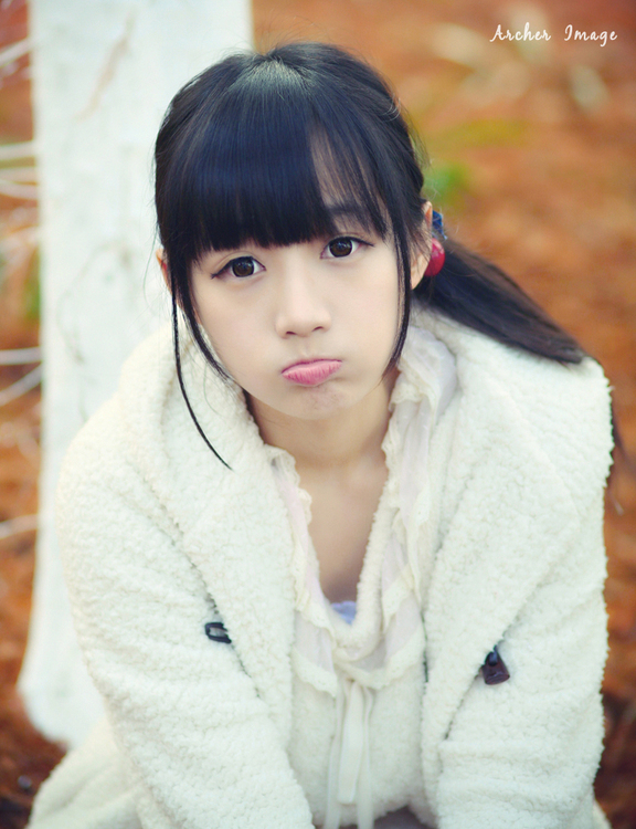 求大神告诉我这00后萝莉的名字,或发点照片