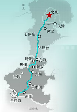 经长江流域与淮河流域的分水岭方城垭口,沿唐白河流域和黄淮海平原