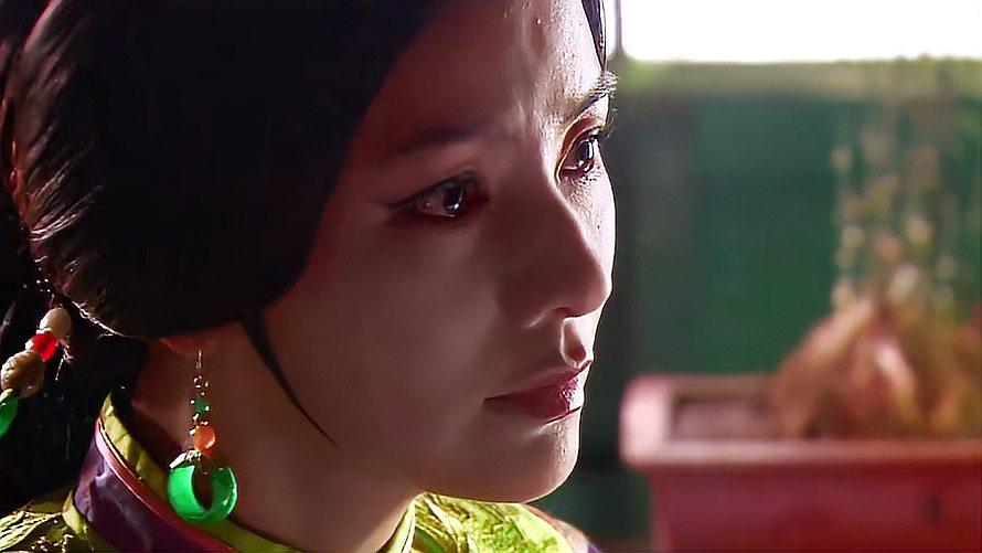 故梦:额娘送甜汤,寓意格格新婚燕尔比蜜甜,哪料她直接打翻碗