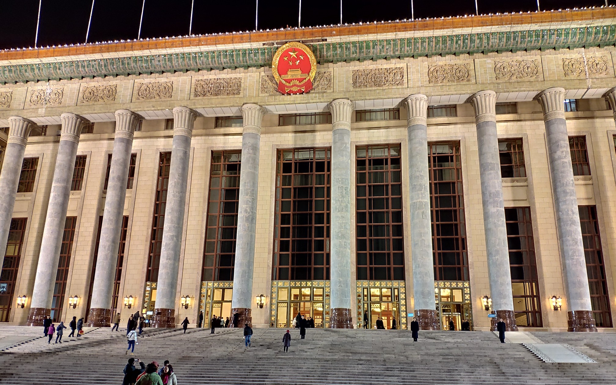 俄罗斯亚历山大红旗歌舞团北京站首演,于十二月十三日于人民大会堂