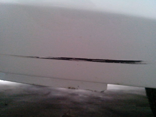 汽车保险杠刮伤去修得多少钱啊