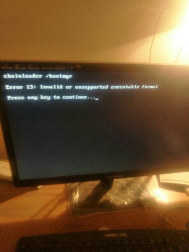 电脑开机显示黑屏有英文字母怎么回事