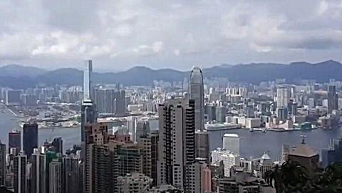 [图]来到香港的太平山顶，可以俯瞰香港全景，感受不一样的香港