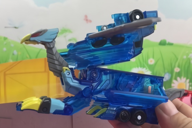 魔幻车神第三季狮鹫巨神变形玩具拆箱试玩