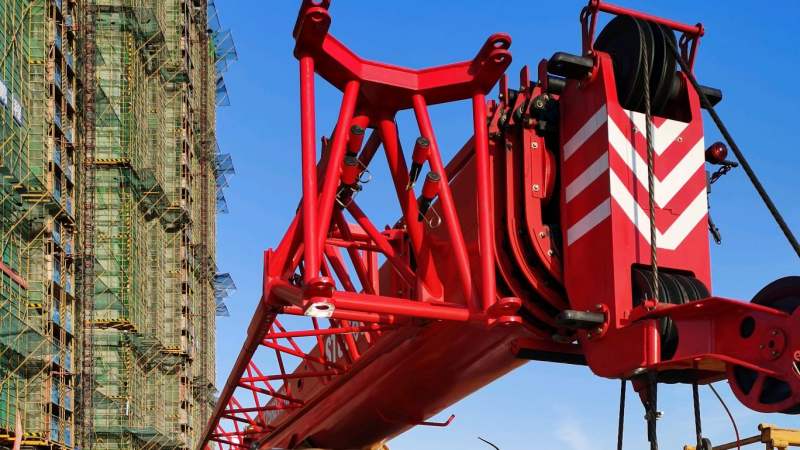 吊车的 副臂是如何安装和拆卸的