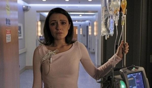 美剧《汉尼拔》第二季中杰克的妻子死于肺癌这件事对剧情有什么帮助?