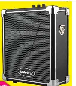 戴乐q70音响狗屁用.买来没有几天里面的锂电池就用完了.声音越来越小