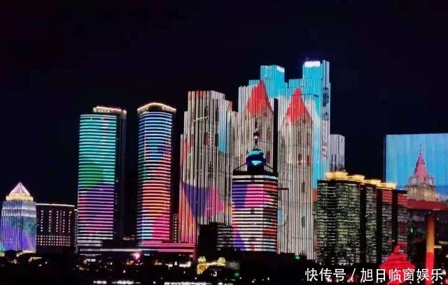 跨年灯光秀青岛