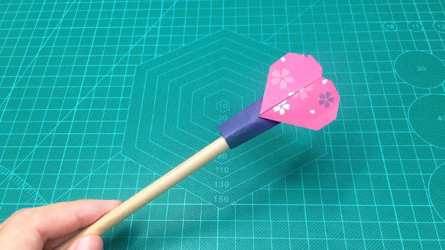 铅笔头总是断?来折一个爱心 笔帽,好看又实用!