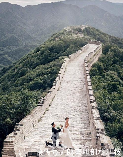 韩庚卢靖姗是什么人