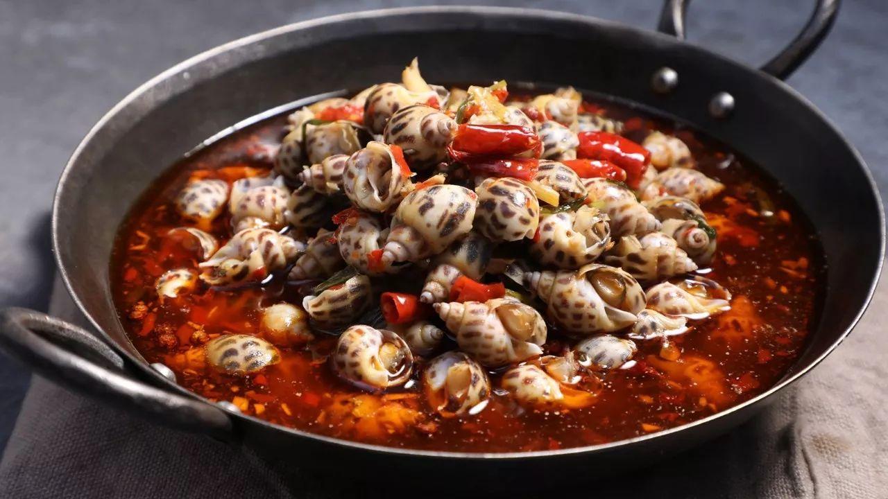 美食台   辣酒煮花螺,煮 小海鲜,辣椒配酒才够生猛!