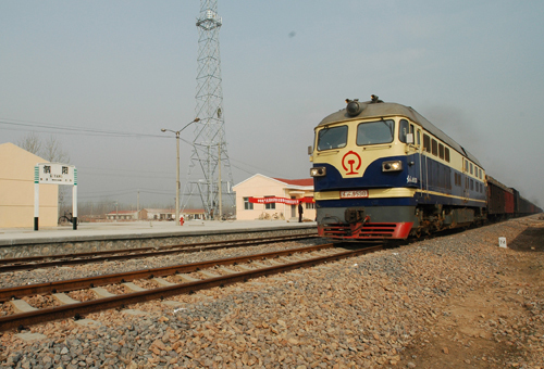 新长铁路是从哪里到哪里?