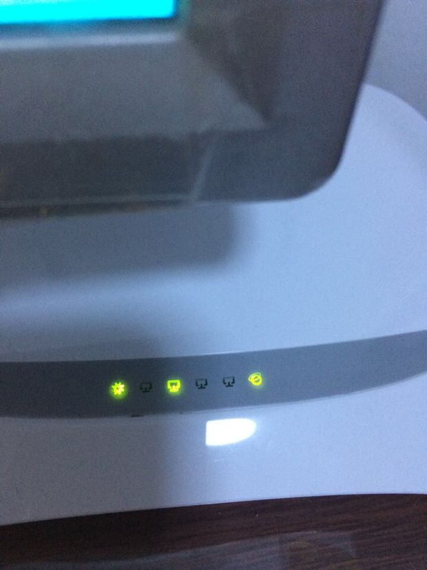 电脑宽带正常链接上不去网 路由器只亮两个灯